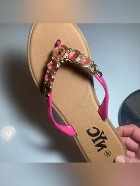 WYG Pink Jeweled Toe-Post Women's Sandals